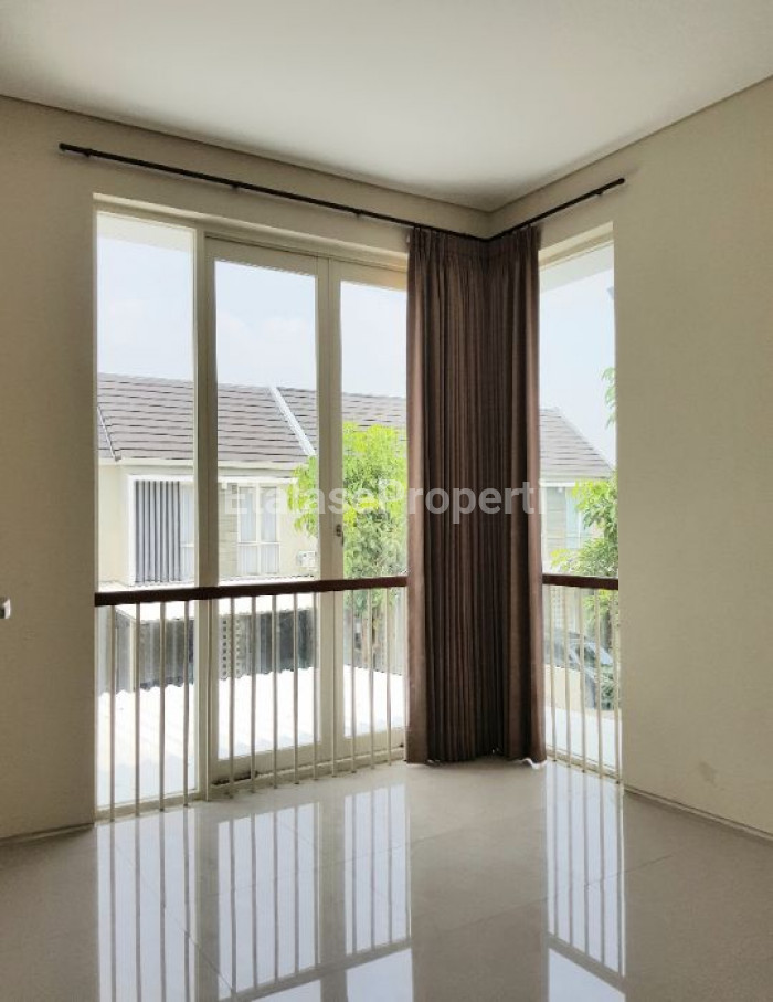 Foto properti SEWA RUMAH BARU THE GREENLAKE, CITRALAND, SURABAYA-BARAT 7