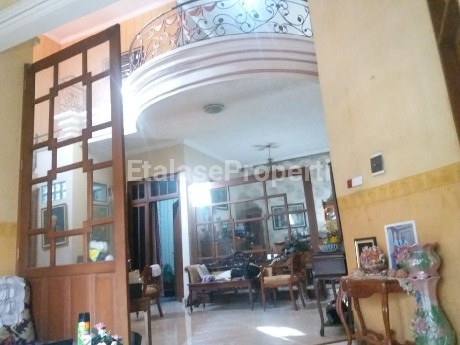 Foto properti Dijual Rumah Ciamik...Mewah Siap Huni Lokasi Perum. Karah Tama Asri I 6