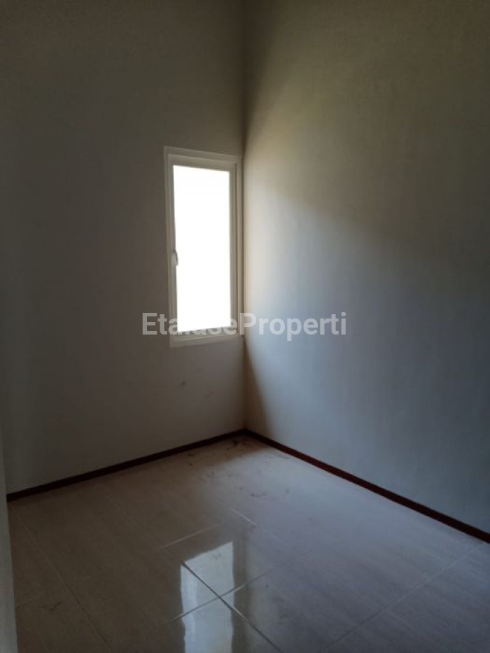 Foto properti Dijual Rumah Baru Gress Siap Huni Lokasi Wonorejo Indah Timur 2