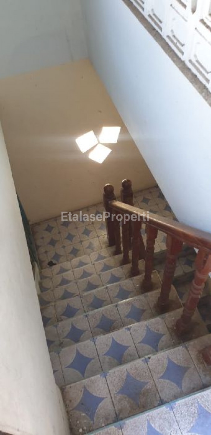 Foto properti Dijual TANAH LAHAN BESAR STRATEGIS GRATIS BANGUNAN RMH 1,5 LANTAI 3