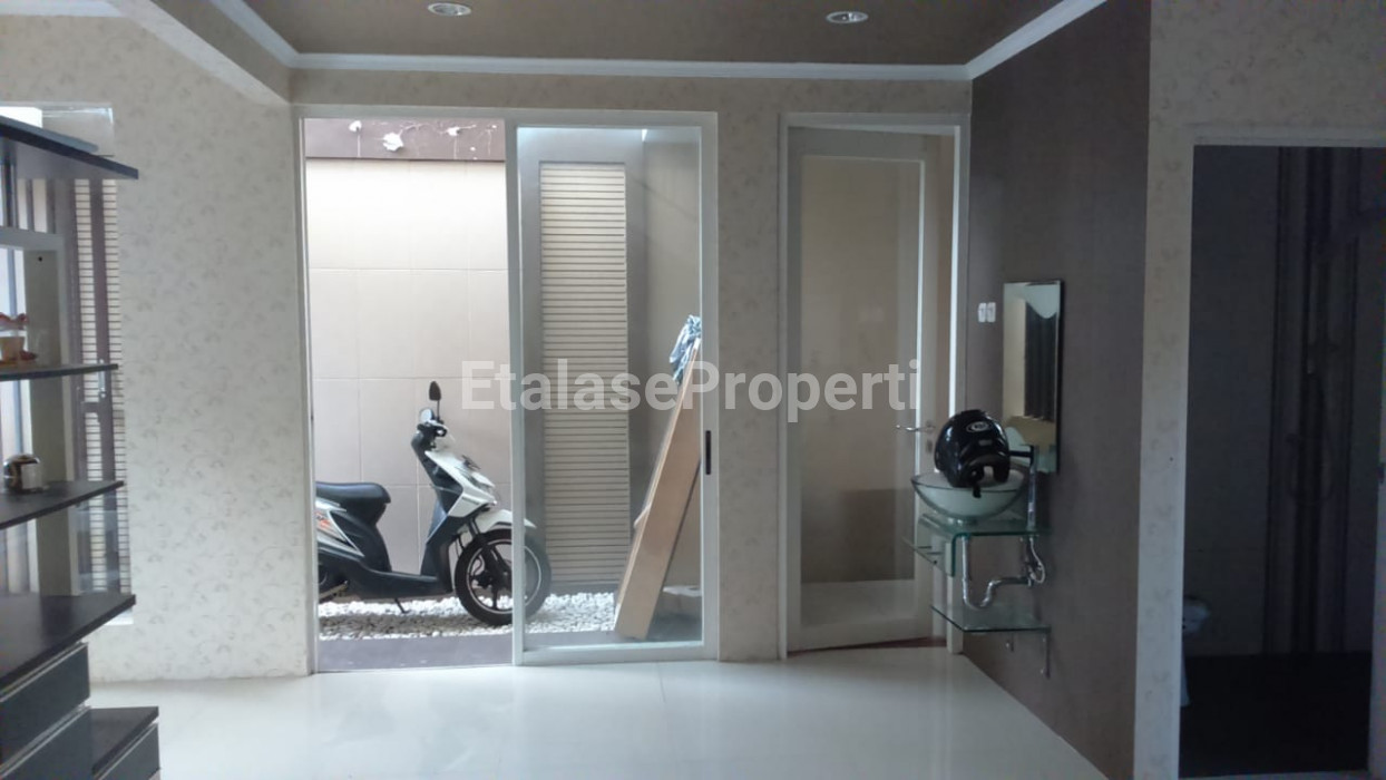 Foto properti Dijual Murah Butuh Cepet  Rumah 2 LT Ciamso  Mewah Murah Siap Huni 2