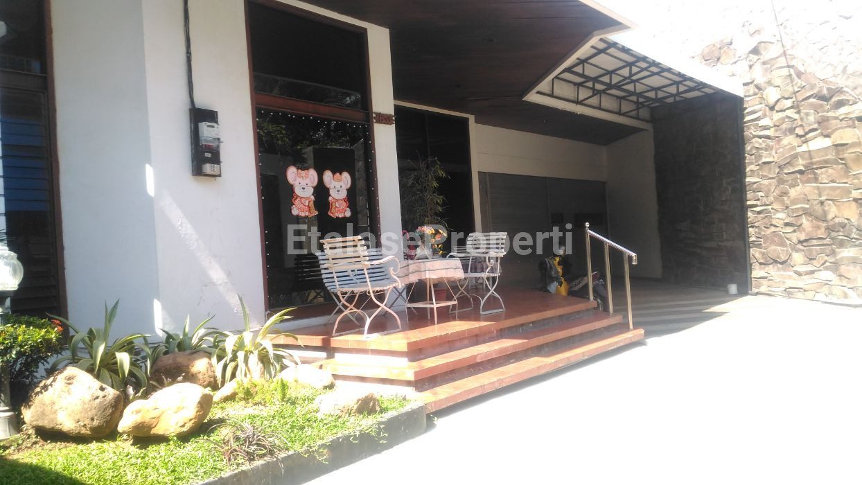 Foto properti Rumah Classic For Sale Di Bintang Diponggo 1