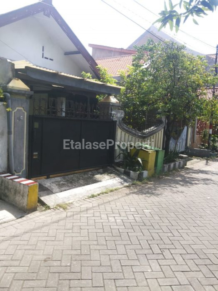 Foto properti Rumah Surabaya Timur Semolowaru 2