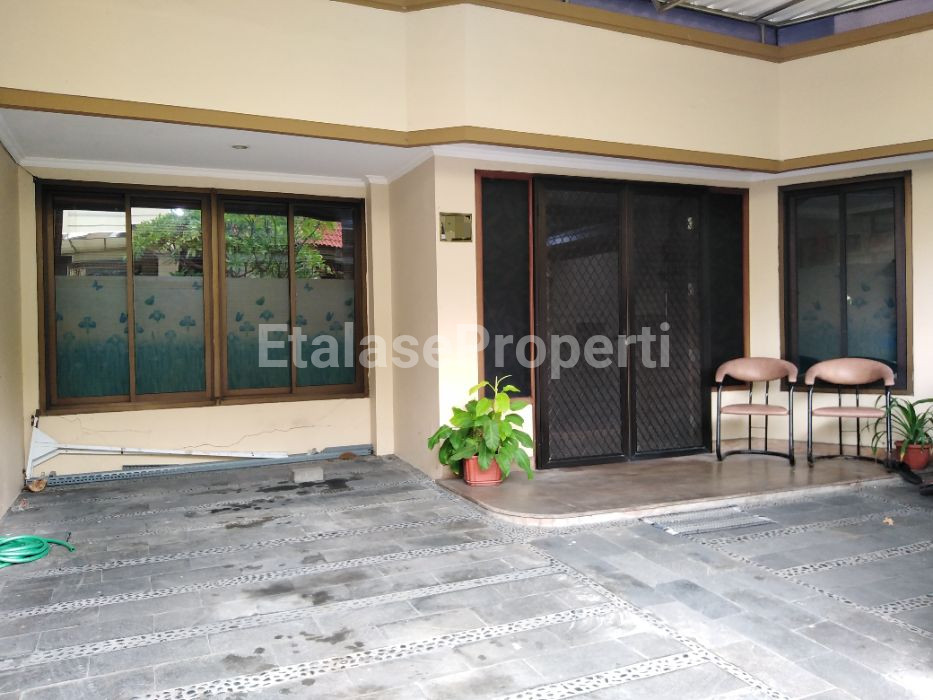 Foto properti Rumah Dijual Surabaya Barat 2