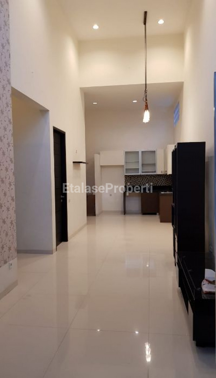 Foto properti Rumah Renovasi Total Di Pakuwon City 2