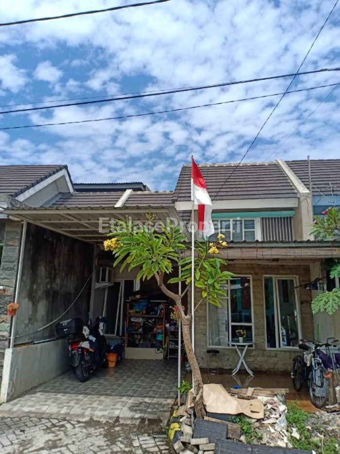 Foto properti Dijual Rumah Perum Safira Stone Resort Masangan Wetan Sidoarjo 1