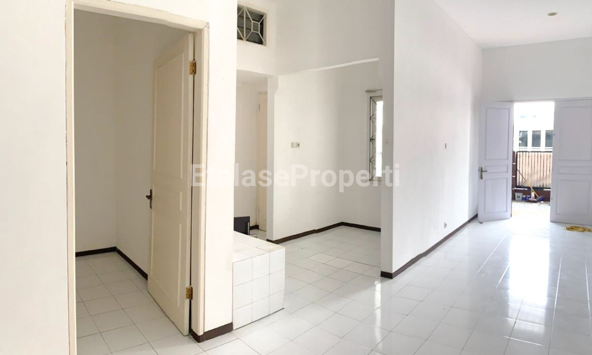 Foto properti Like New !! Rumah Mulyosari Prima 1 Baru Renovasi Row Jalan 3 Mobil 2