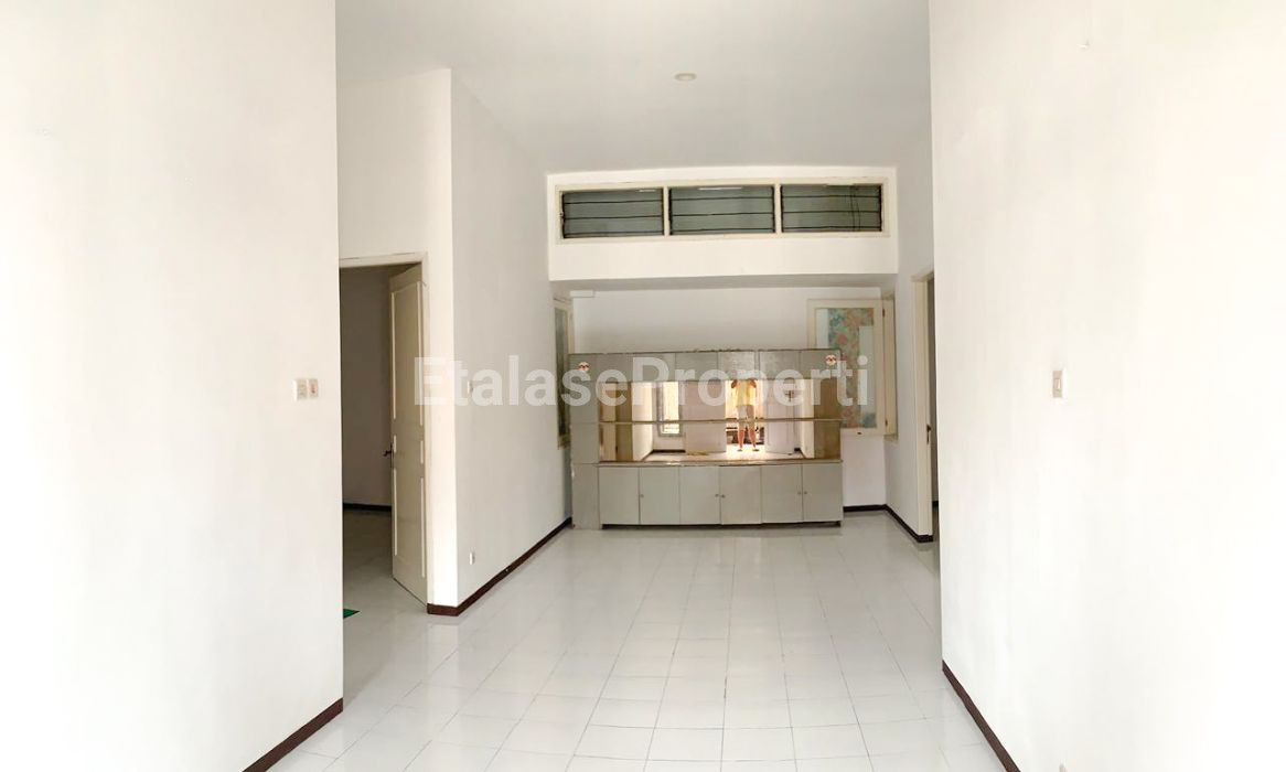 Foto properti Like New !! Rumah Mulyosari Prima 1 Baru Renovasi Row Jalan 3 Mobil 3