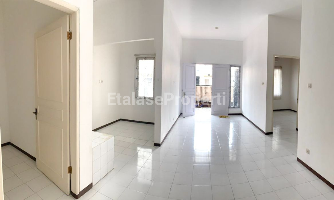 Foto properti Like New !! Rumah Mulyosari Prima 1 Baru Renovasi Row Jalan 3 Mobil 5