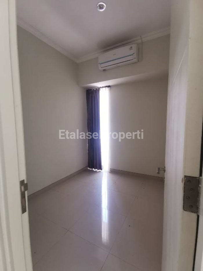 Foto properti Sewa Rumah Baru Semi Furnish 3