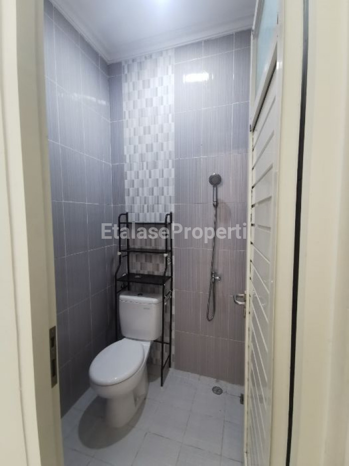 Foto properti Sewa Rumah Baru Semi Furnish 6
