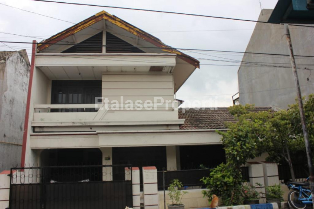 Foto properti Dijual Rumah 2Lantai Di Tropodo 1