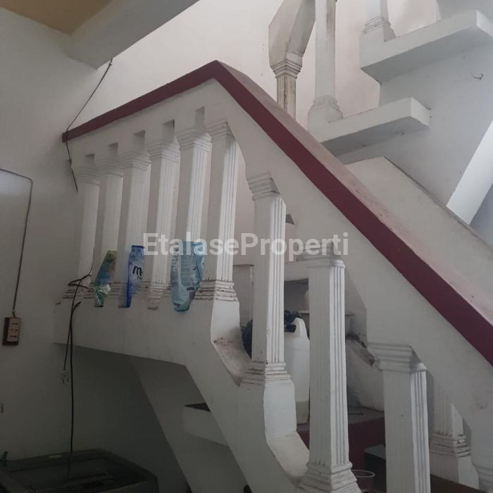Foto properti Dijual Rumah 2Lantai Di Tropodo 3