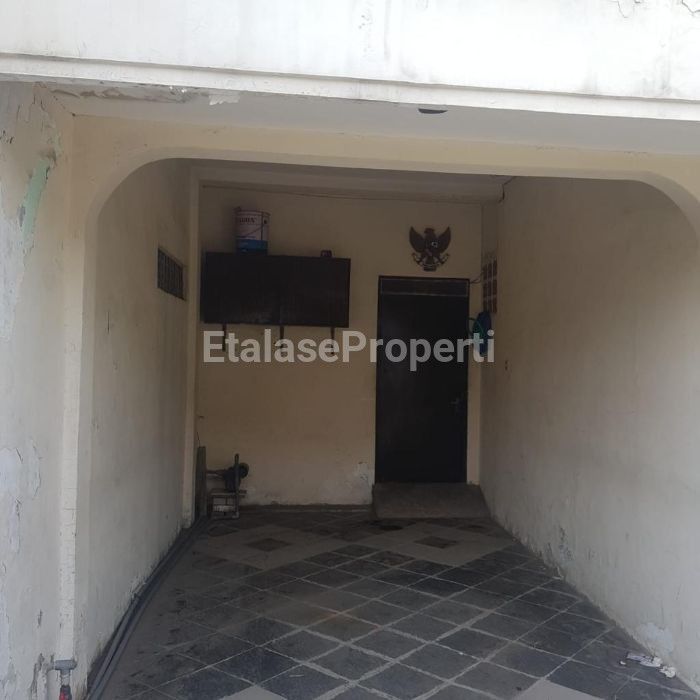 Foto properti Dijual Rumah 2Lantai Di Tropodo 4