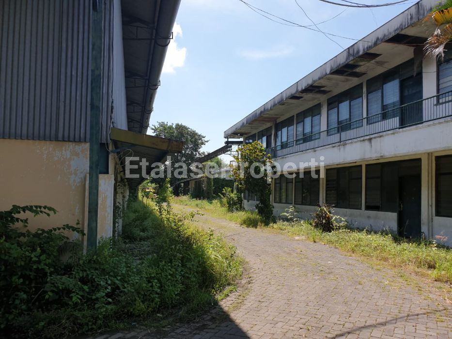 Foto properti EX Gudang Sepatu, Dihitung Tanah Raya Gempol Kurung, Menganti, Gresik (0 Jalan) 2