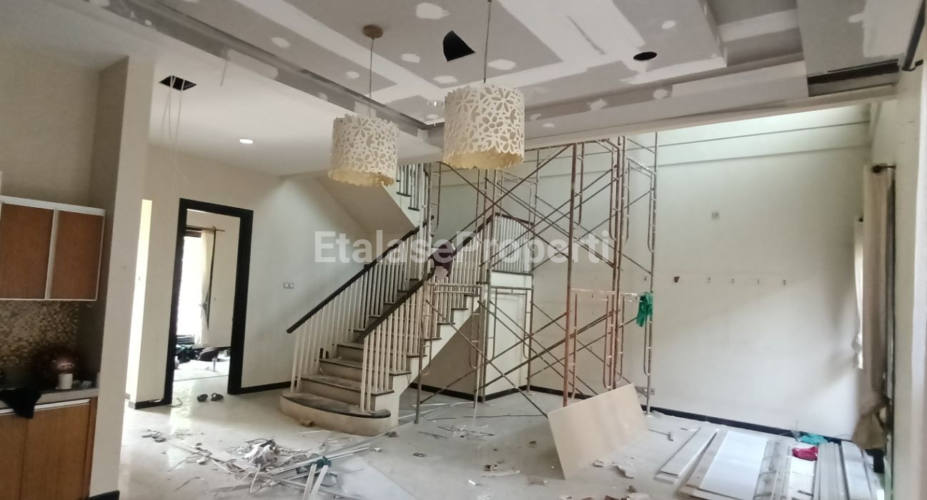 Foto properti Dijual Rumah Baru Waterfront Citraland Sambikerep SBY Barat Dkt UC 4