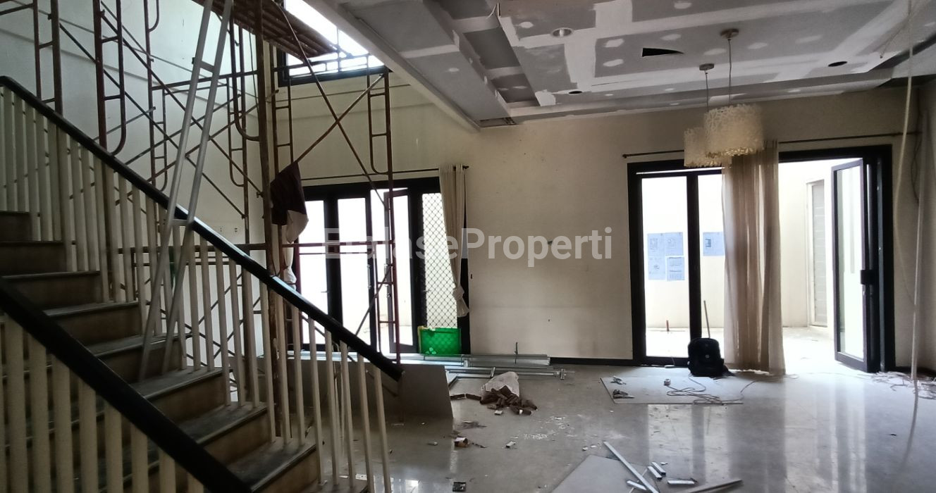 Foto properti Dijual Rumah Baru Waterfront Citraland Sambikerep SBY Barat Dkt UC 5