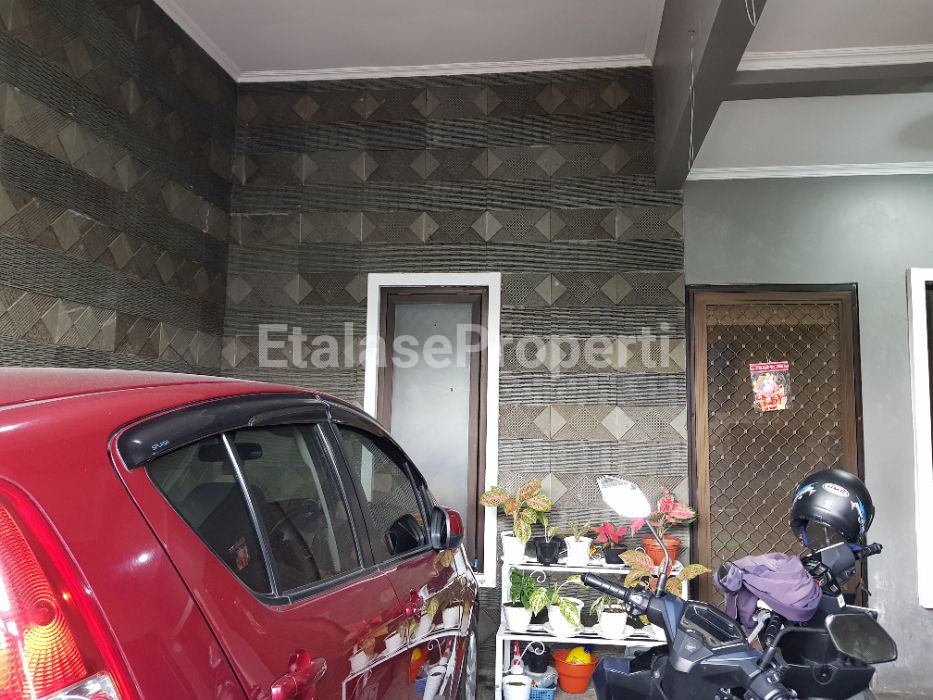 Foto properti Jual Cepat Rumah Renovasi Di Wiguna Selatan, Surabaya Selatan 3