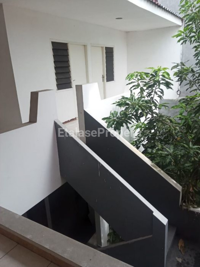 Foto properti Dijual Rumah 2 Lantai Pondok Maritim Cluster Bougenville 4