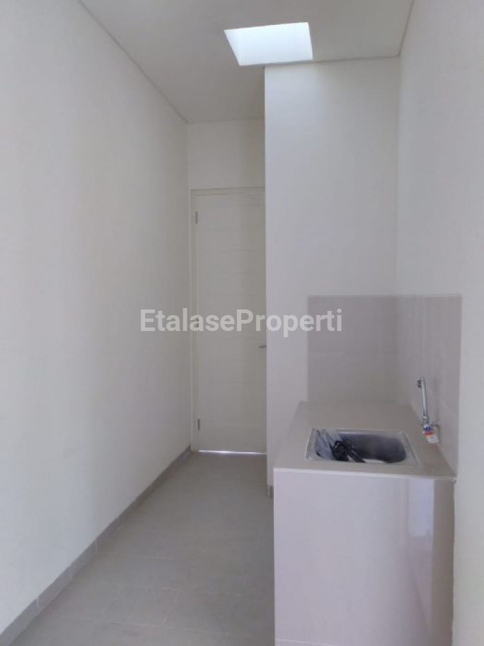 Foto properti Rumah Ready Stock Puri Indah Ketintang 5
