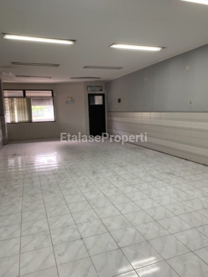 Foto properti RUKO KOMERSIAL  MANYAR KERTOARJO BONNET Supermarket Surabaya Timur 2