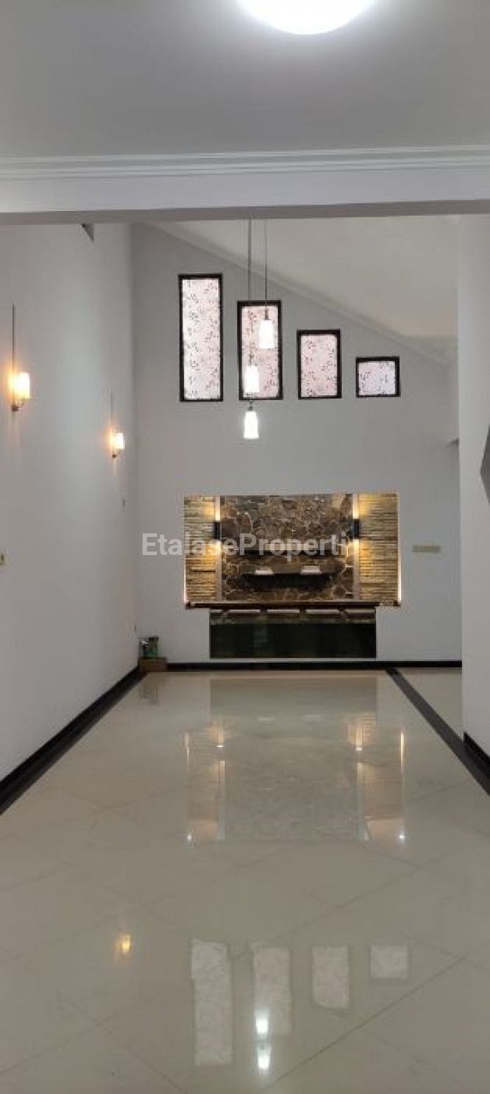 Foto properti Baru Renov Siap Huni RAYA WIGUNA UTARA 8