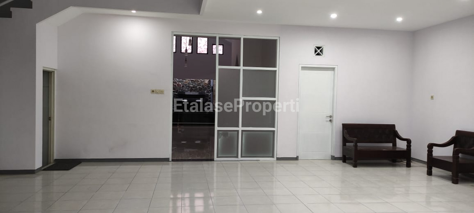 Foto properti Baru Renov Siap Huni RAYA WIGUNA UTARA 10