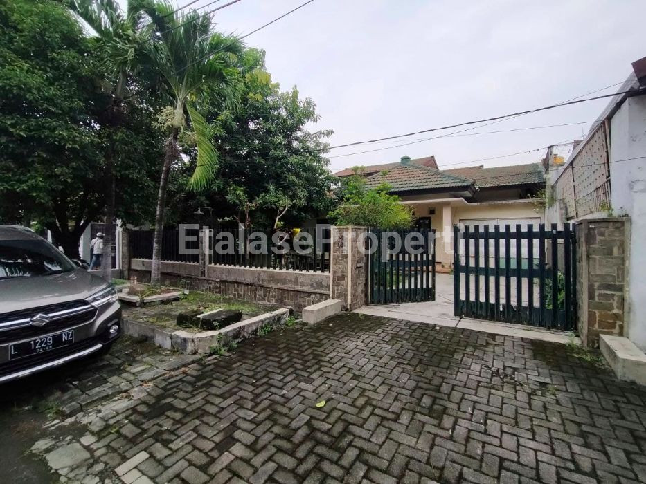 Foto properti Rumah Sangat Luas Dekat Ubaya Tenggilis 1