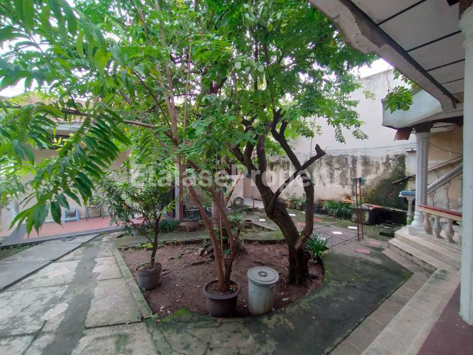 Foto properti Rumah Sangat Luas Dekat Ubaya Tenggilis 2