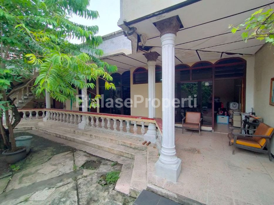 Foto properti Rumah Sangat Luas Dekat Ubaya Tenggilis 7