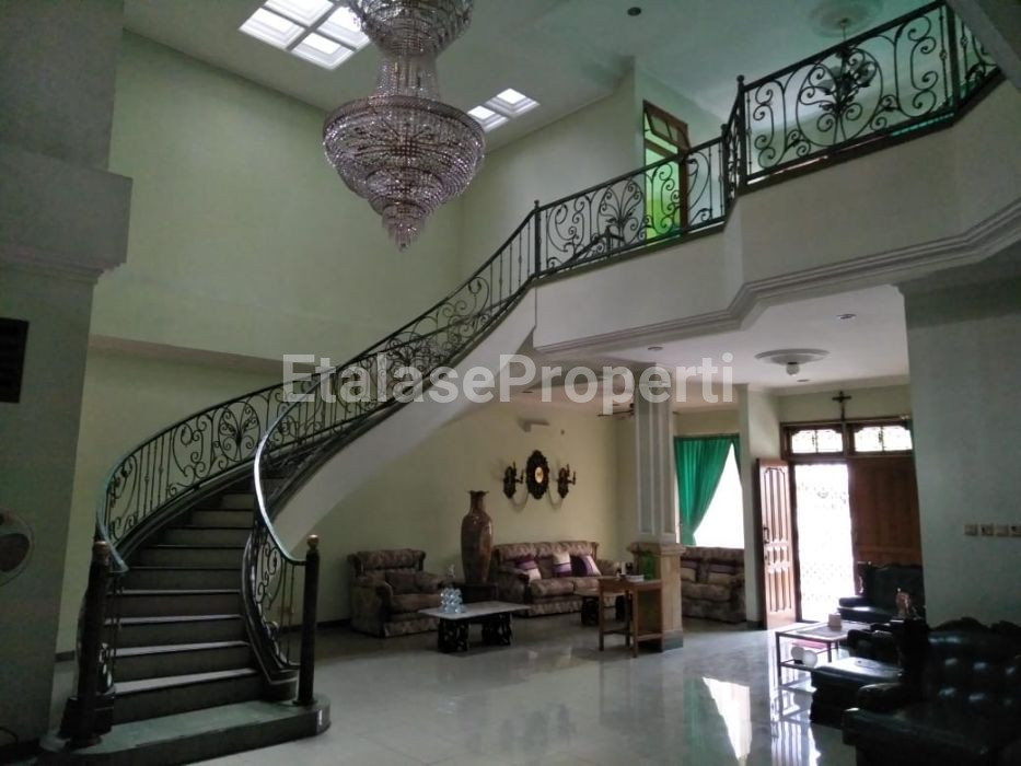 Foto properti MEWAH! DIJUAL RUMAH NGINDEN INTAN BARAT 2