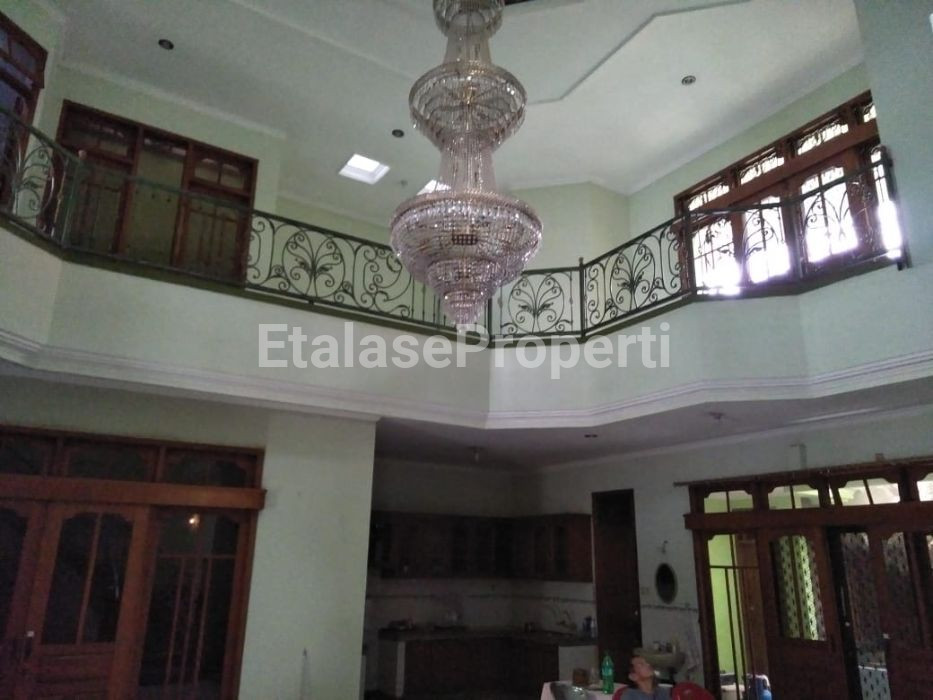 Foto properti MEWAH! DIJUAL RUMAH NGINDEN INTAN BARAT 7