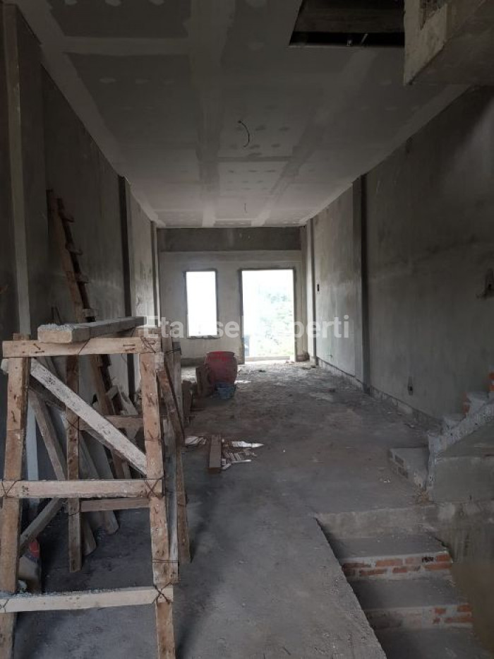 Foto properti Dijual Ruko Gress Di Kutisari Besar 1