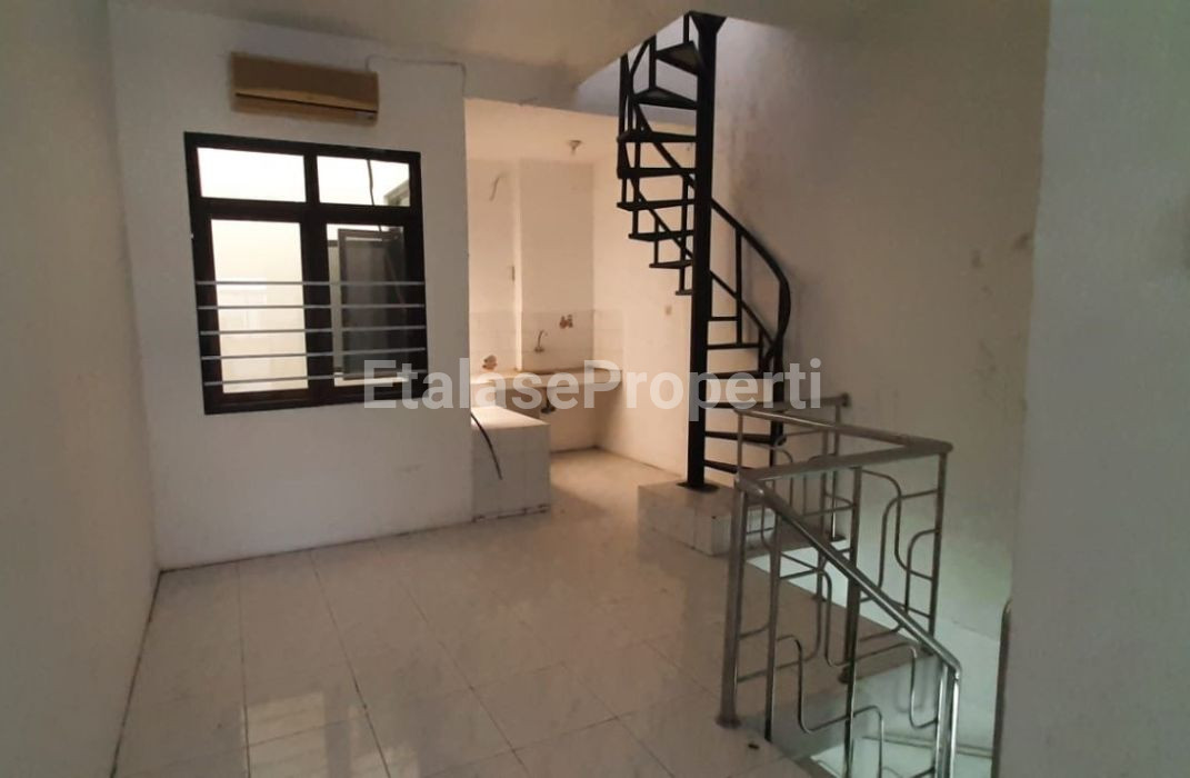 Foto properti Disewakan Ruko Plaza Segi 8 Blok D 7