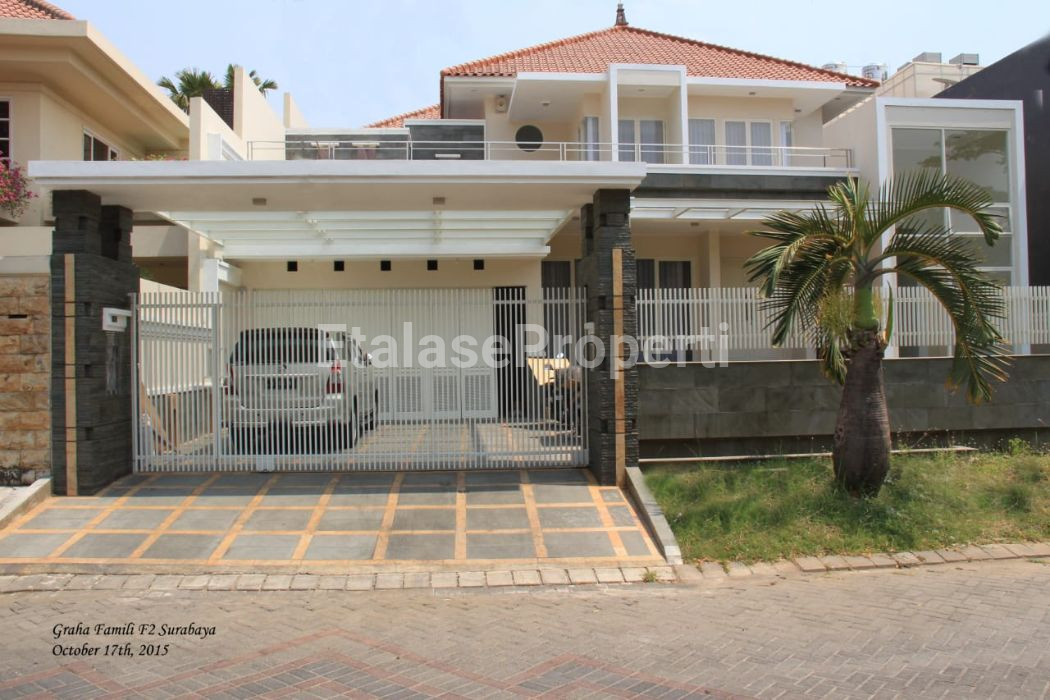 Foto properti Rumah Mewah Surabaya Barat Graha Family 1