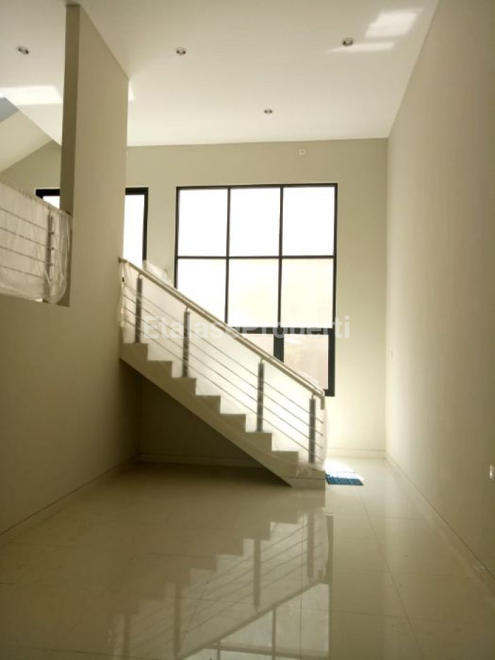 Foto properti Jarang Ada Rumah  Mewah Siap Huni Turun Harga 300jt Di Galaxy Bumi Permai 3