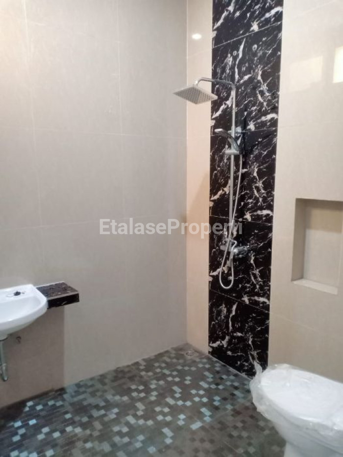Foto properti Rumah Bukit Palma Minimalis Gres Blok D Surabaya Barat 7
