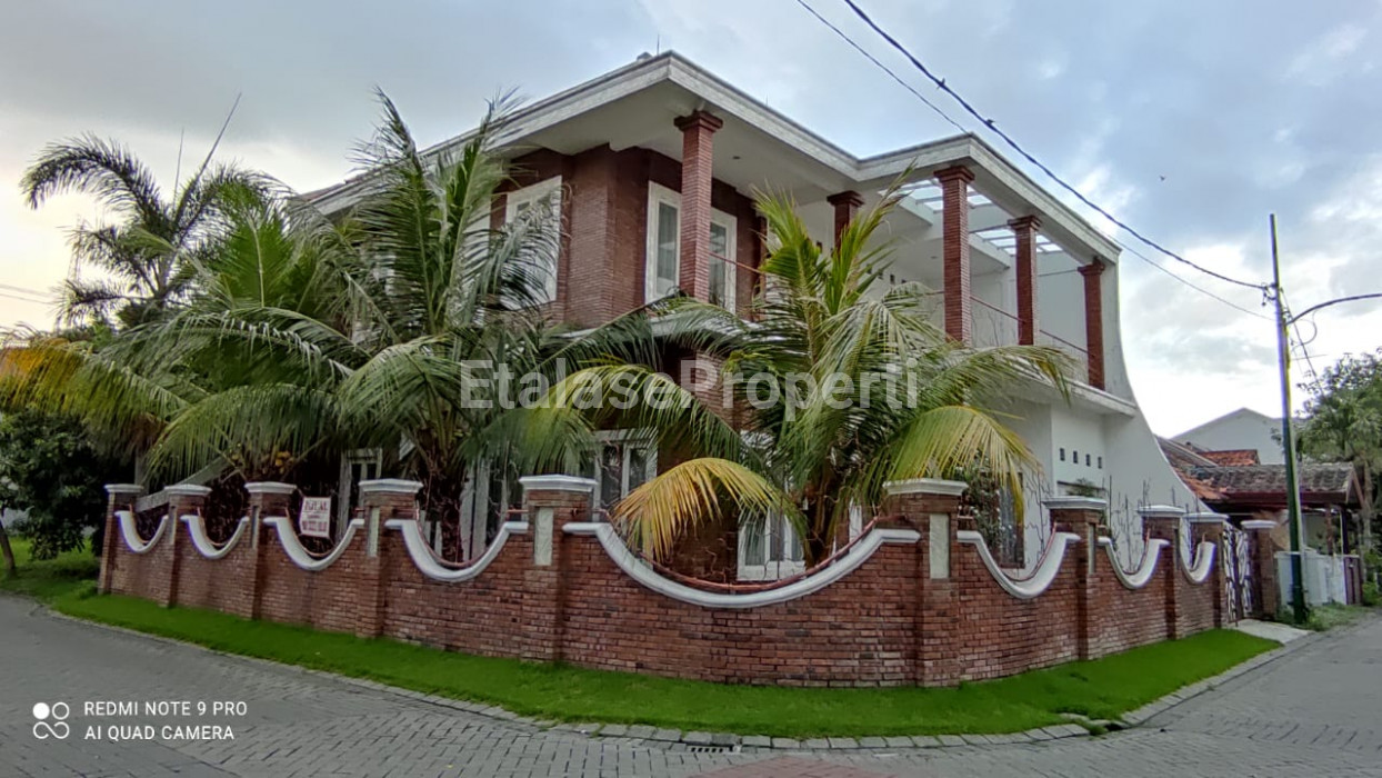 Foto properti Rumah Mewah Hook Bukit Palma Blok E Surabaya Barat 1