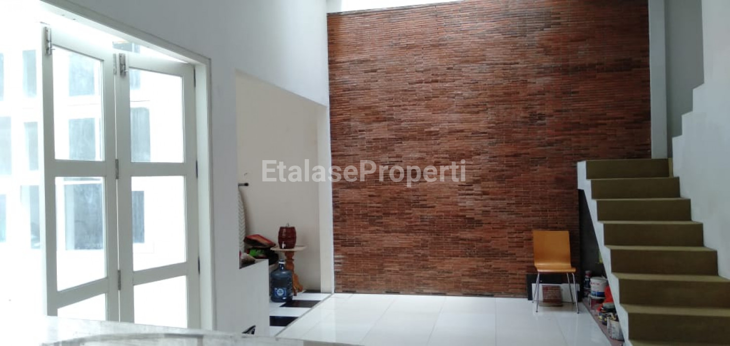 Foto properti Rumah Mewah Hook Bukit Palma Blok E Surabaya Barat 4