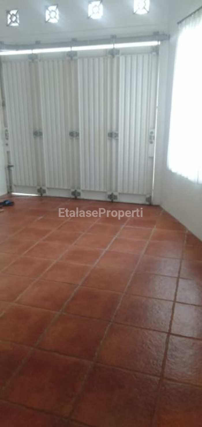 Foto properti Rumah Mewah Hook Bukit Palma Blok E Surabaya Barat 5
