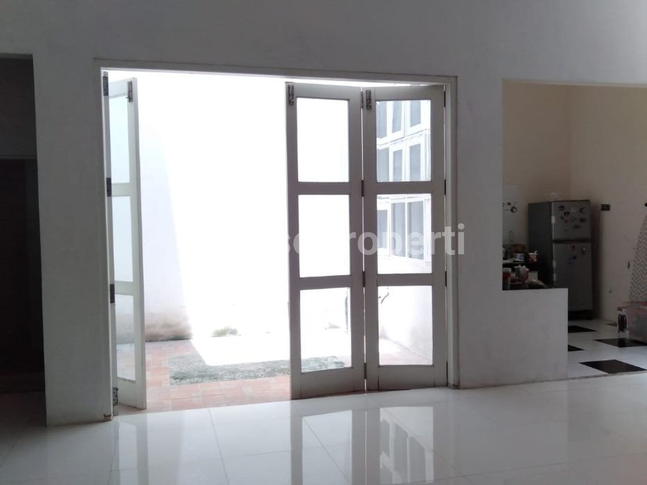 Foto properti Rumah Mewah Hook Bukit Palma Blok E Surabaya Barat 7