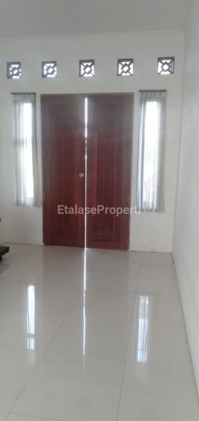 Foto properti Rumah Mewah Hook Bukit Palma Blok E Surabaya Barat 8