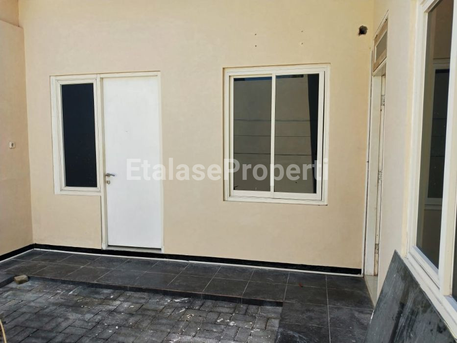 Foto properti Rumah Dikontrakkan Bukit Palma Blok D Strategis Surabaya Barat, Utara 3