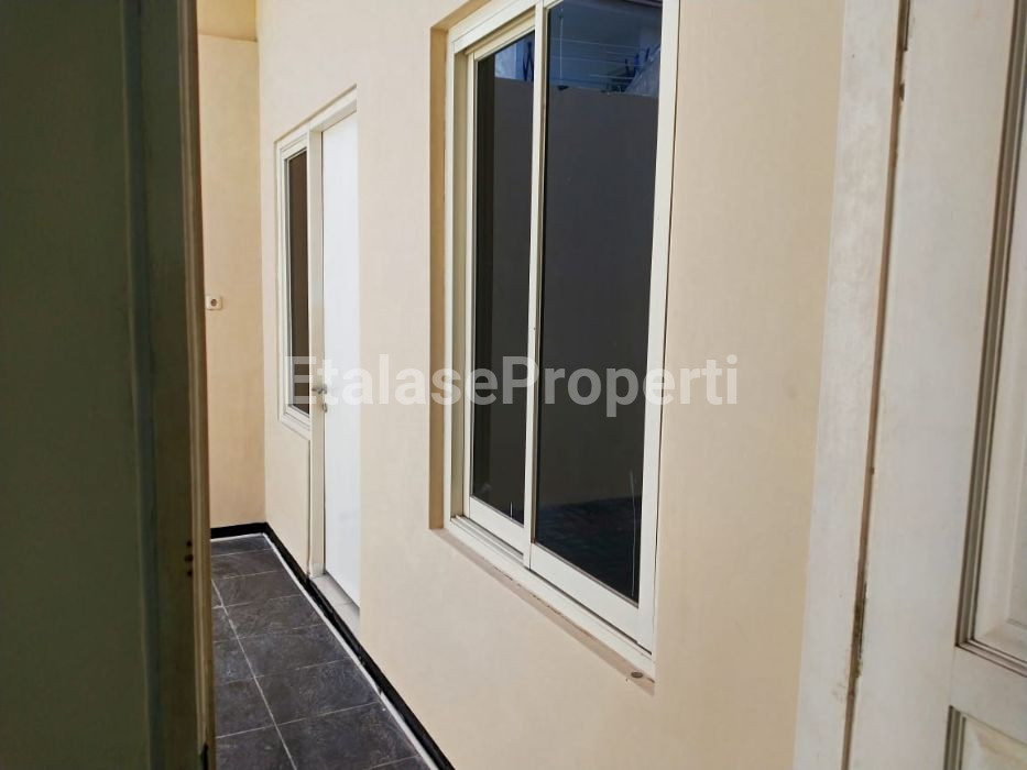 Foto properti Rumah Dikontrakkan Bukit Palma Blok D Strategis Surabaya Barat, Utara 4