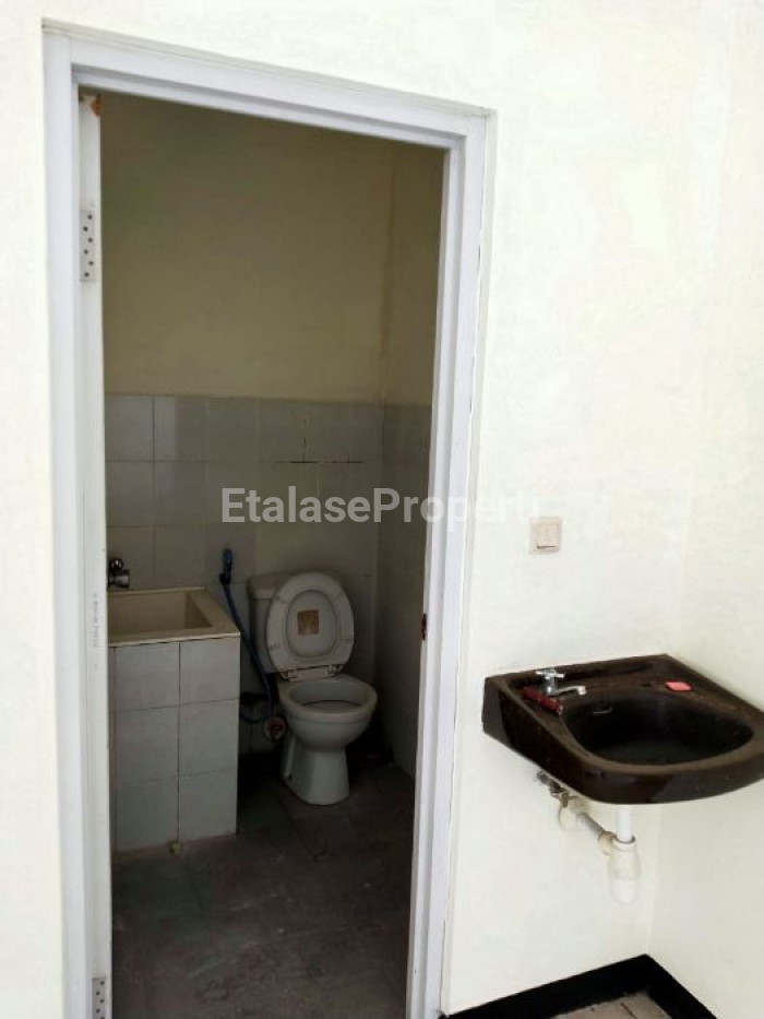 Foto properti Rumah Dikontrakkan Bukit Palma Blok D Strategis Surabaya Barat, Utara 6