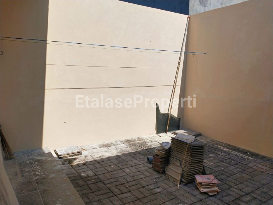 Foto properti Rumah Dikontrakkan Bukit Palma Blok D Strategis Surabaya Barat, Utara 9