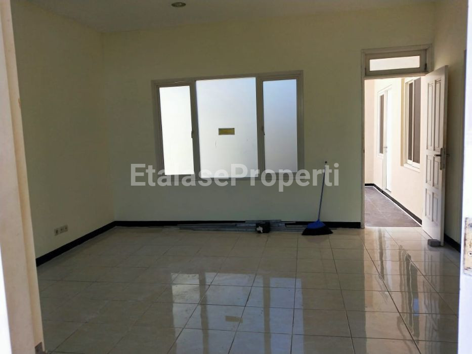 Foto properti Rumah Dikontrakkan Bukit Palma Blok D Strategis Surabaya Barat, Utara 10