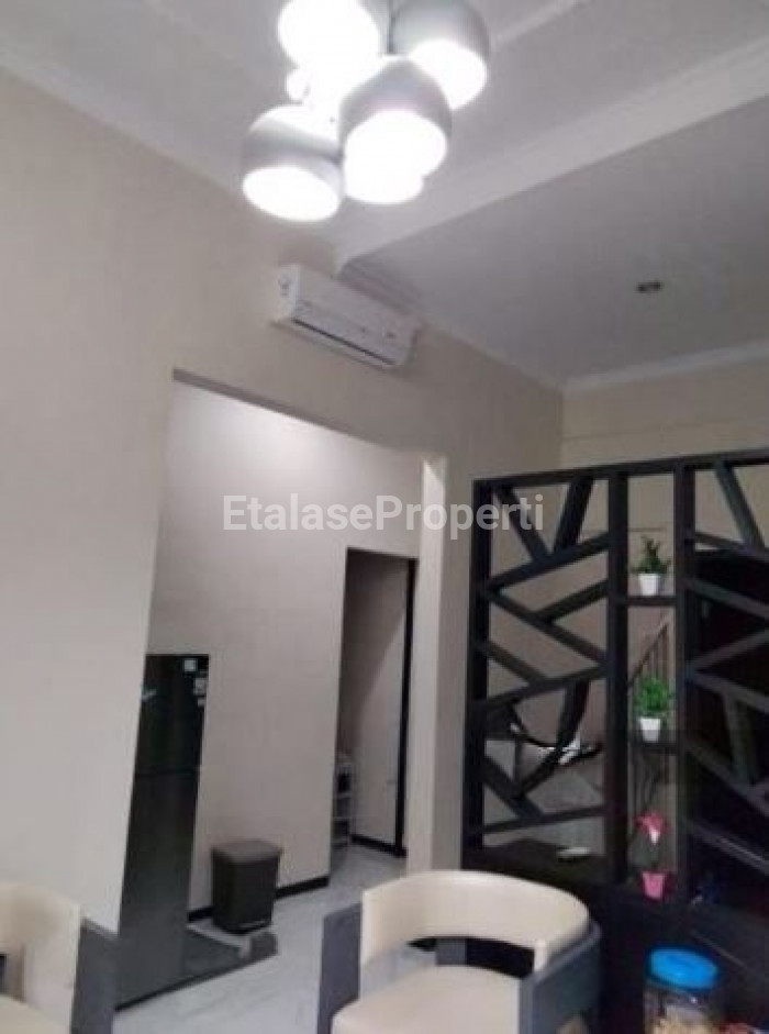 Foto properti RUMAH DIJUAL LINGKUNGAN KOMPLIT  RUNGKUT KOSAGRHA, SURABAYA TIMUR 9