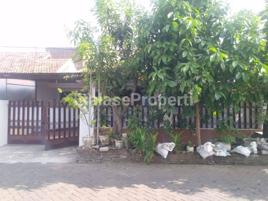 Foto properti Rumah 1,5  Lantai Disurabaya Timur Tenggilis 1