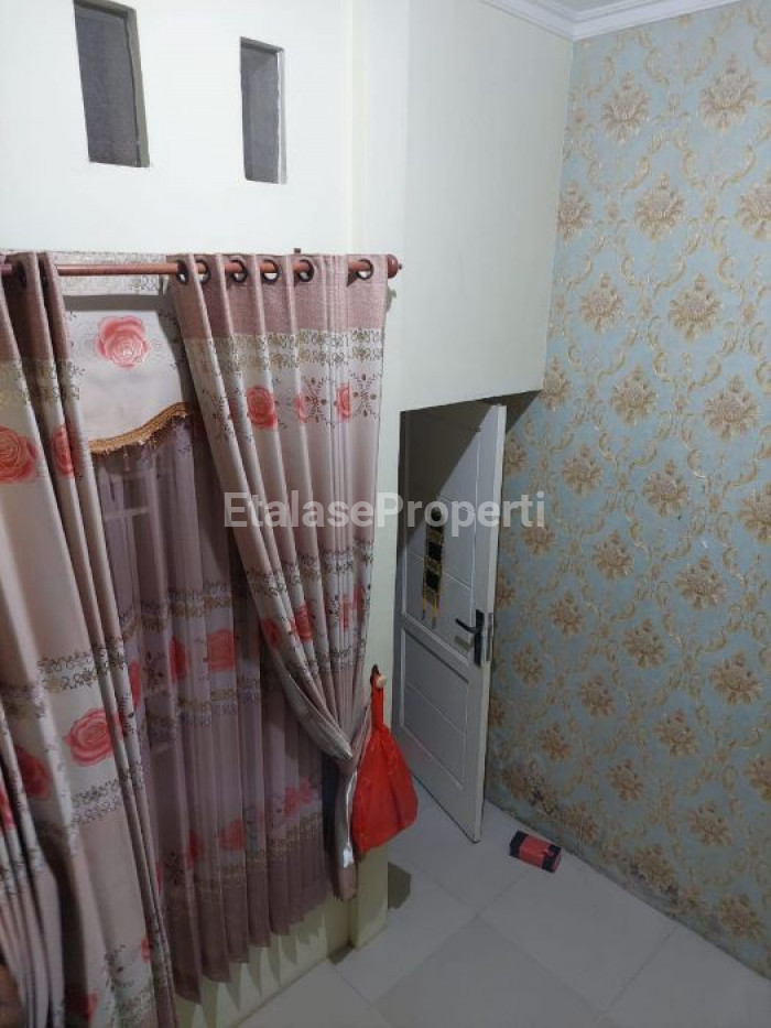 Foto properti Jual Cepat B.U Rumah 2 Lantai SHM Di Lebak Jaya Surabaya 7